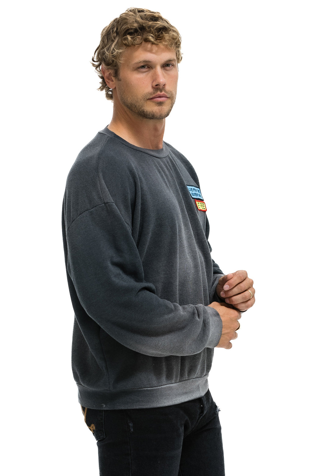 LIVE FREE + ADVENTURE PATCH RELAXED CREW SWEATSHIRT - FADED SMOKE